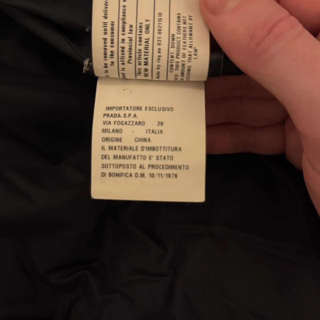 Mörkblå pufferjacka från Prada - 3