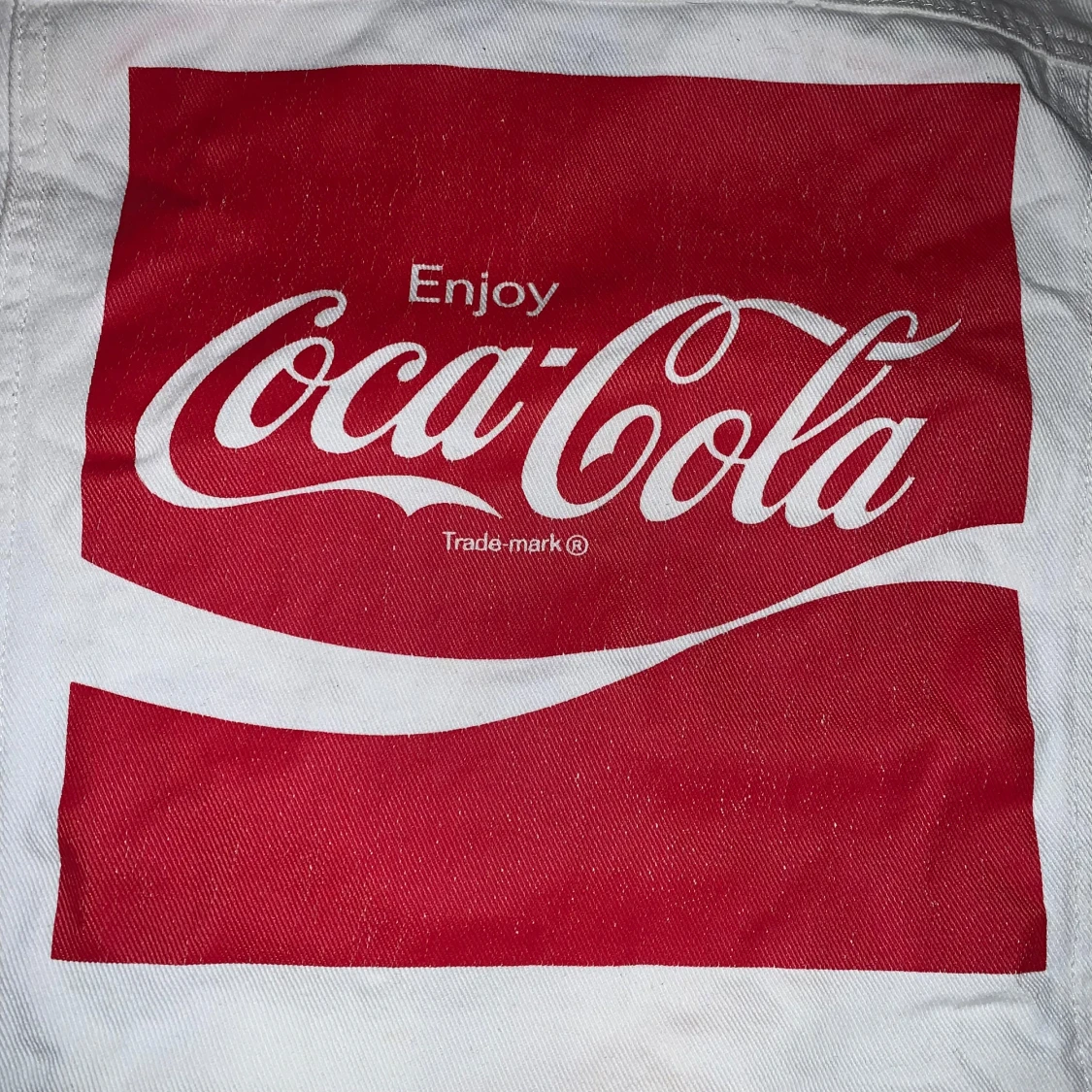 Vit jeansjacka med ”Coca-Cola tryck” - 2