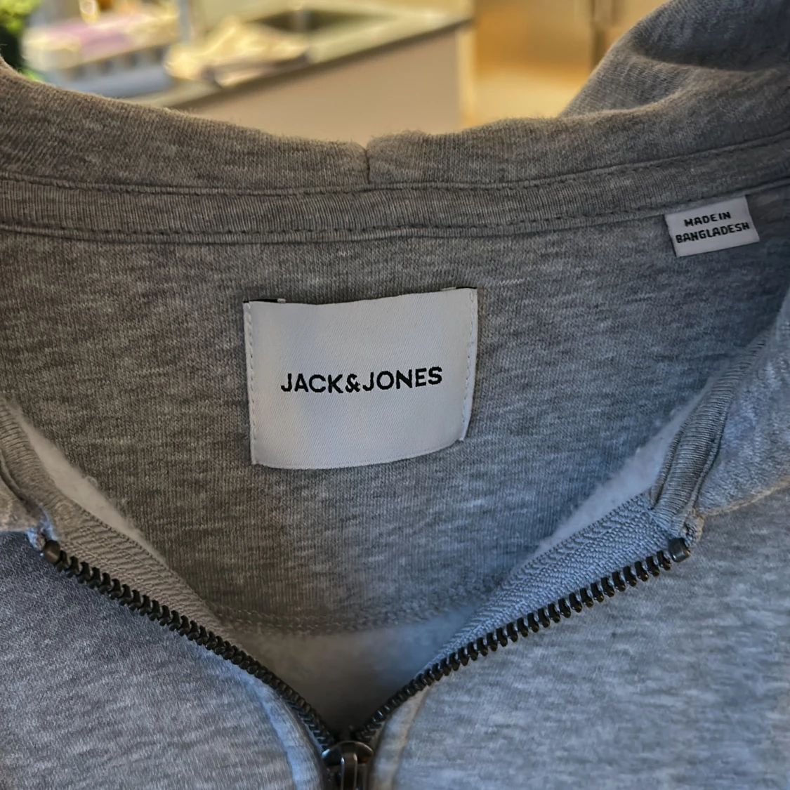 Grå hoodie från Jack & Jones - 2