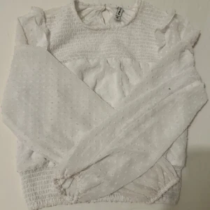 Mesh blus  - Användes bara typ 2 gånger, inga defekter och passar bra med kjol