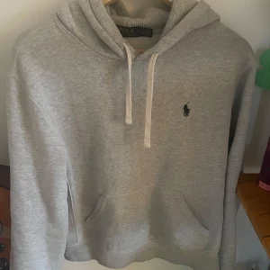 Polo Ralph Lauren Hoodie - Otroligt snygg Ralph Lauren hoodie, kom gärna med frågor!🔥🤝