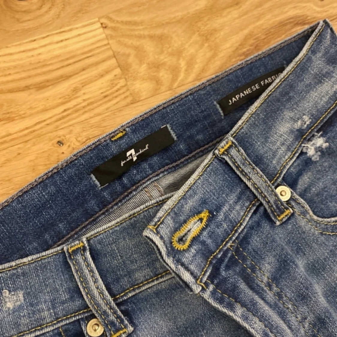 Blå bootcut jeans från 7 For All Mankind - 1