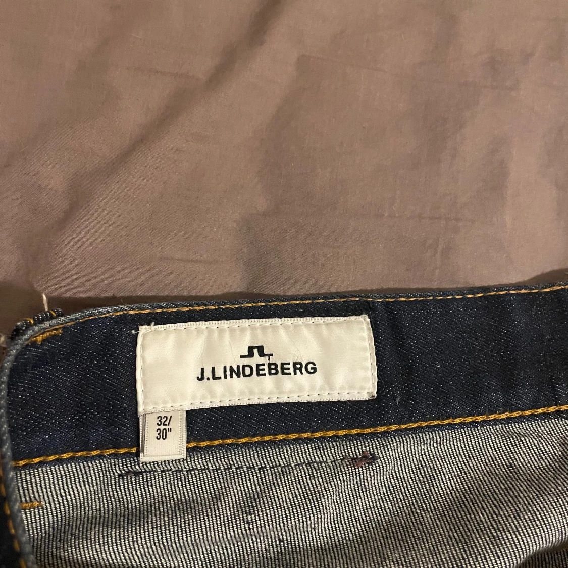 Mörkblåa jeans från J.Lindeberg - 3