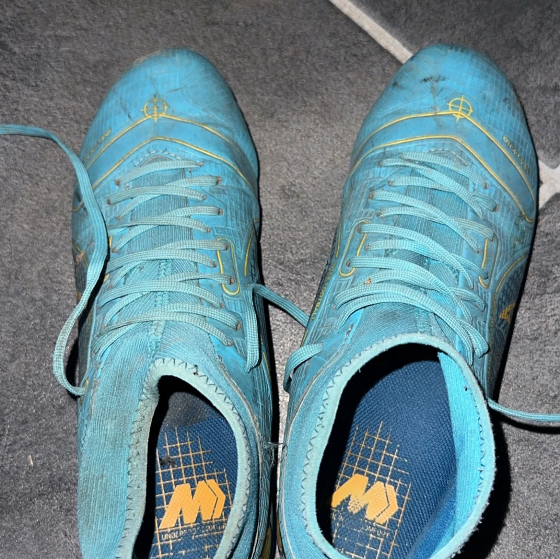 Blå/gula Nike mercurials  - 4