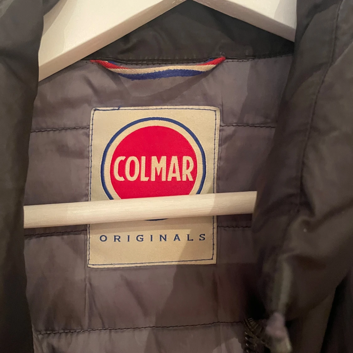 Svart dunjacka från Colmar - 2