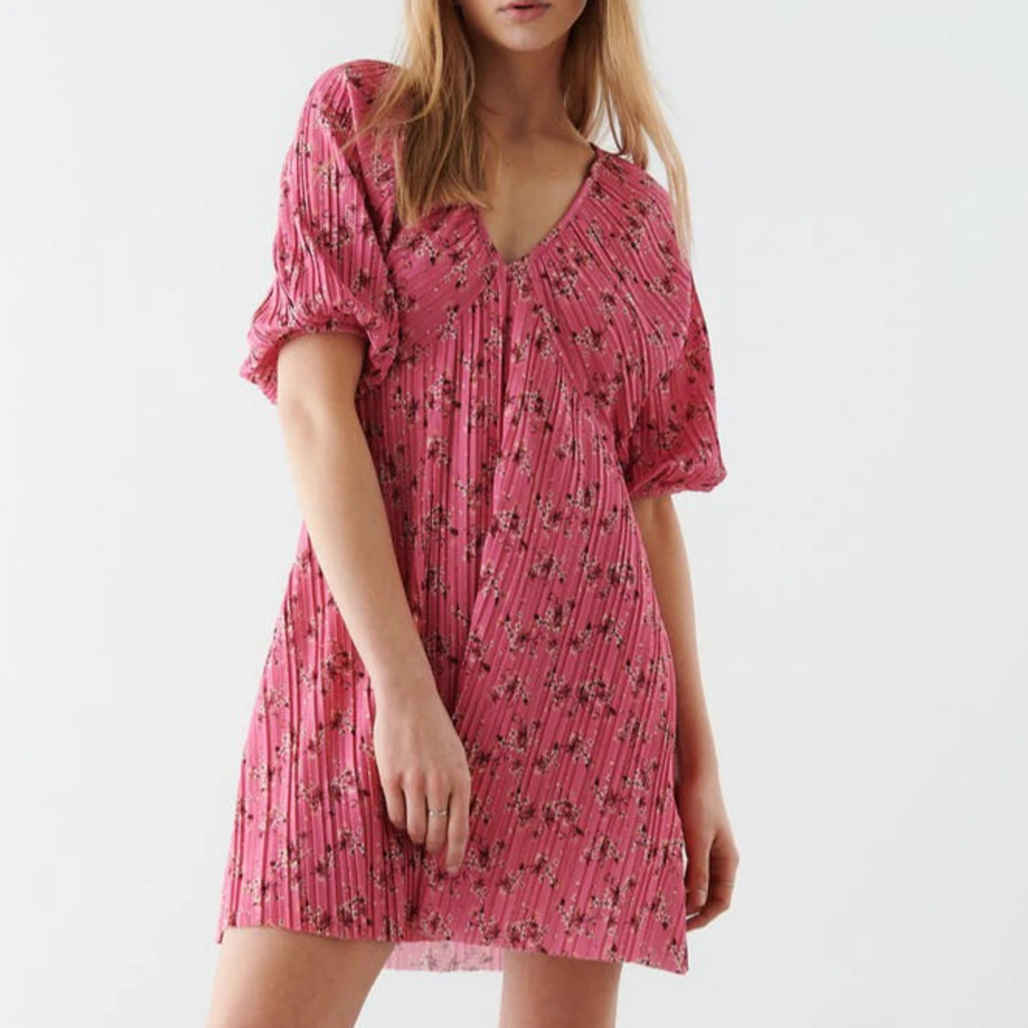 Rosa blommig klänning