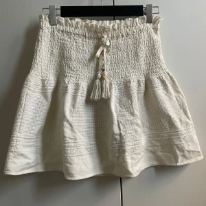 Zara kjol - Superfin Zara kjol som inte sälj längre. Storlek s och superbra skick