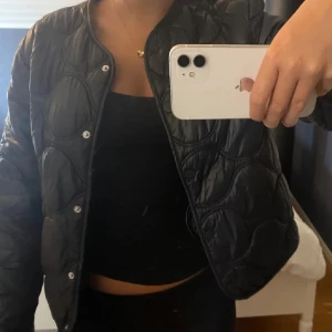 Eftertraktad mango jacka - Snygg mango jacka som inte finns att köpa mer, stl xs! 🥰 skriv gärna om du har frågor🫶