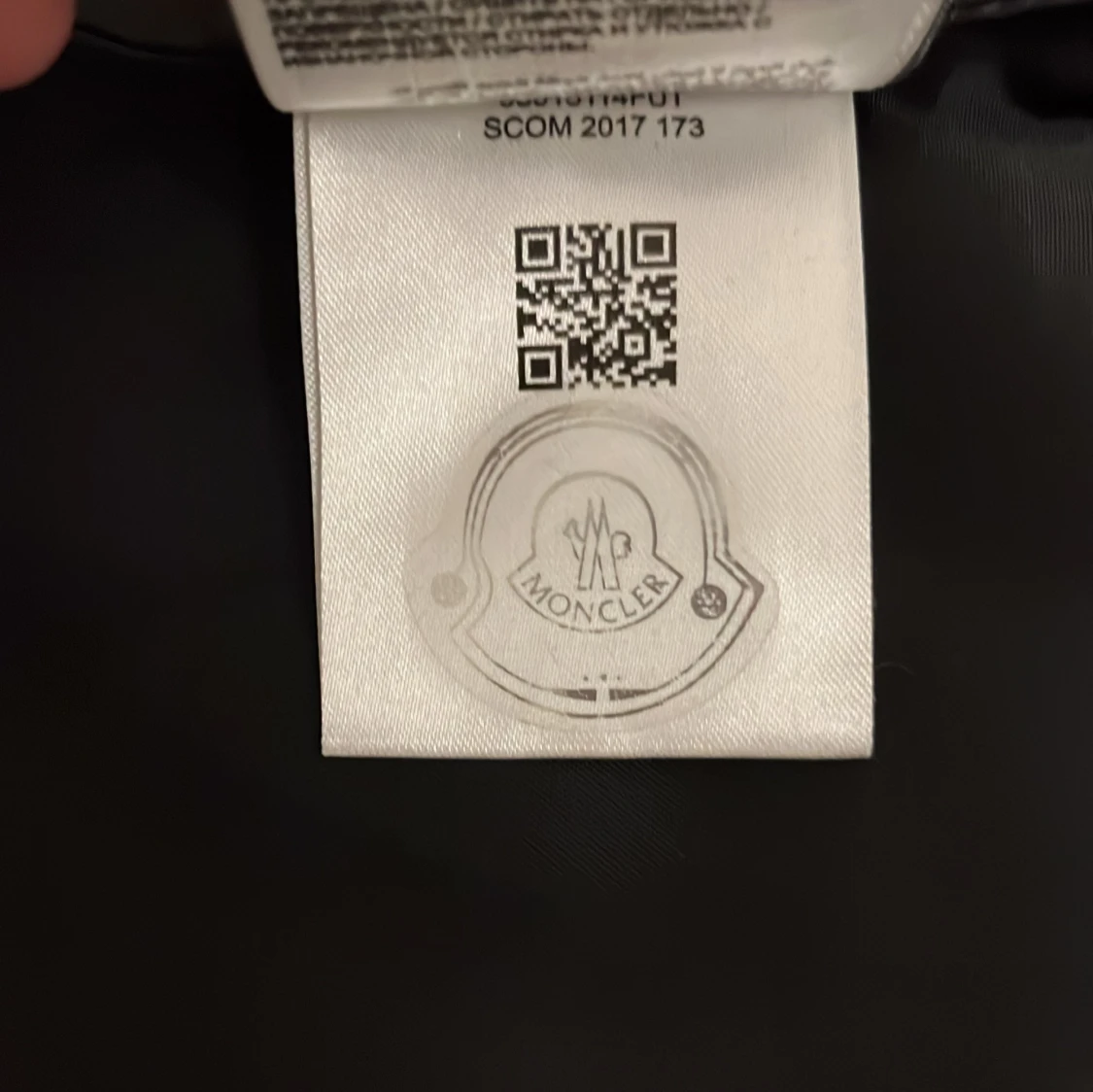 Svart dunväst från Moncler - 3