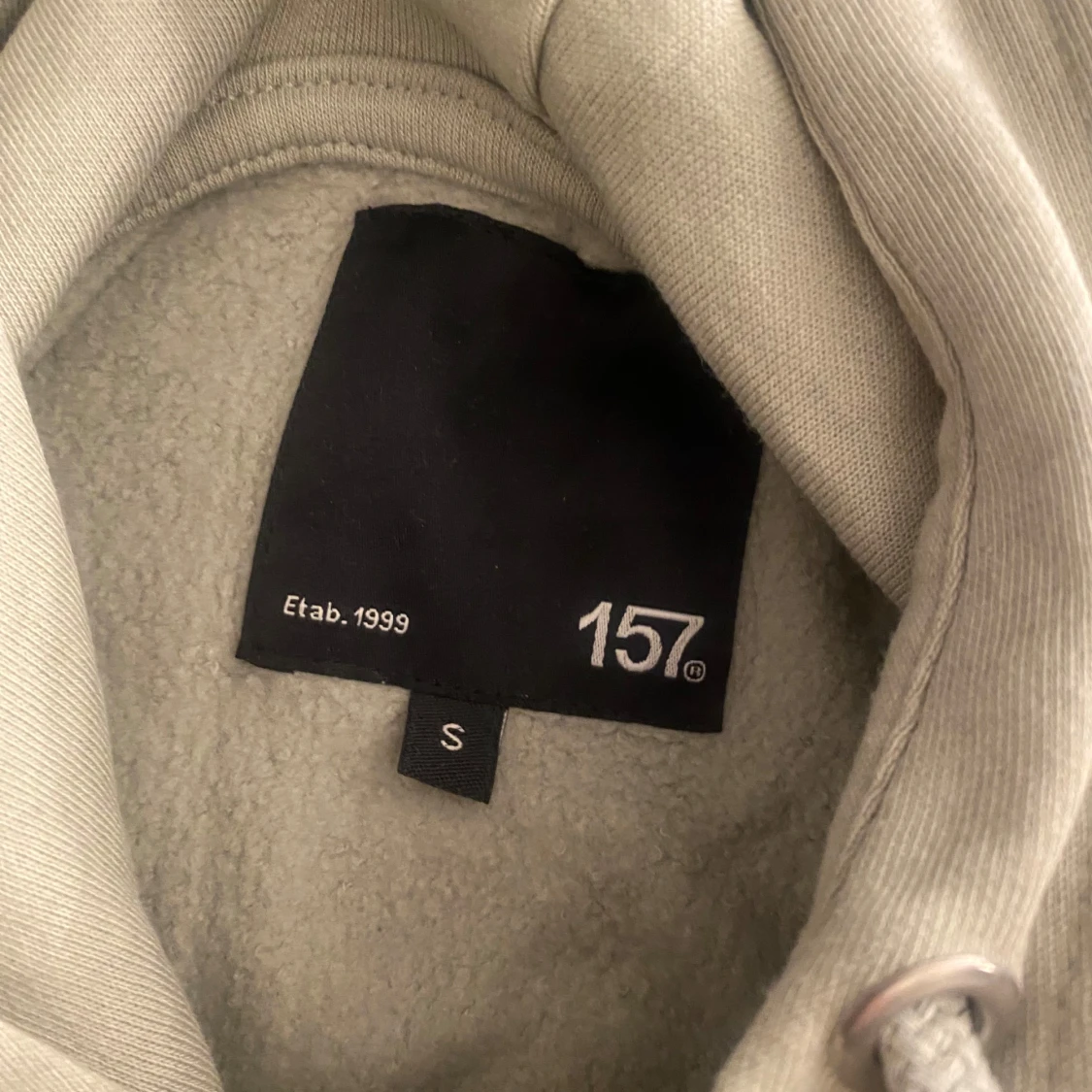 grön hoodie från 157 - 90