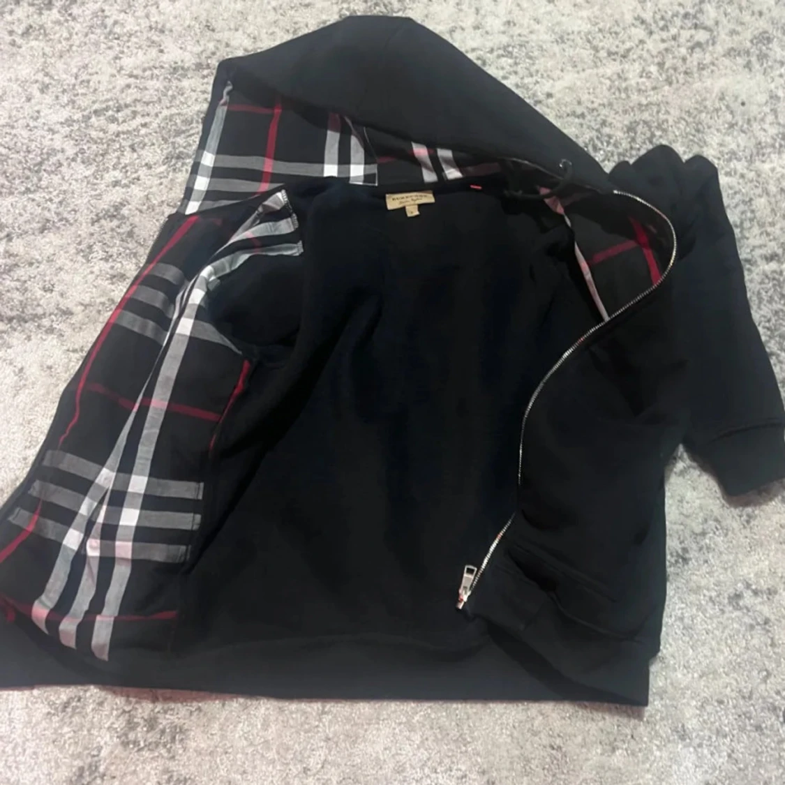 Svart burberry kofta