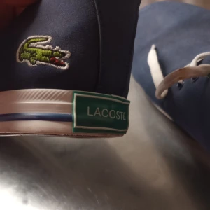 Blå sneakers från Lacoste - Skor från Lacoste. Kontakta vid frågor 💙