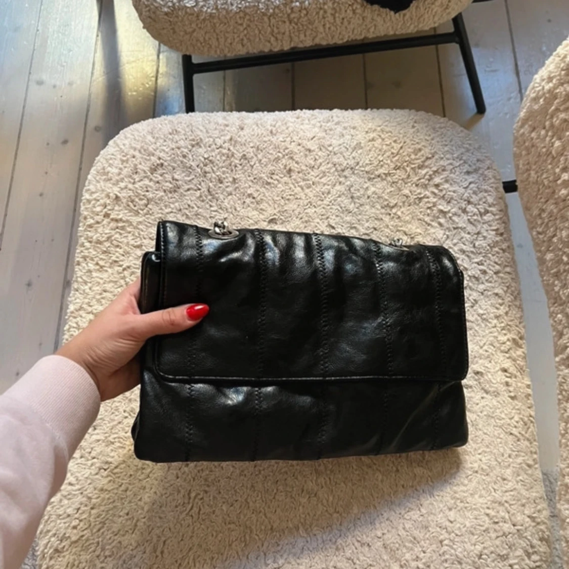 Svart axelväska - 91