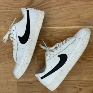 Nike Blazer Low Wht/Blk - Size: 36 Art.Nr: CZ7106-101
