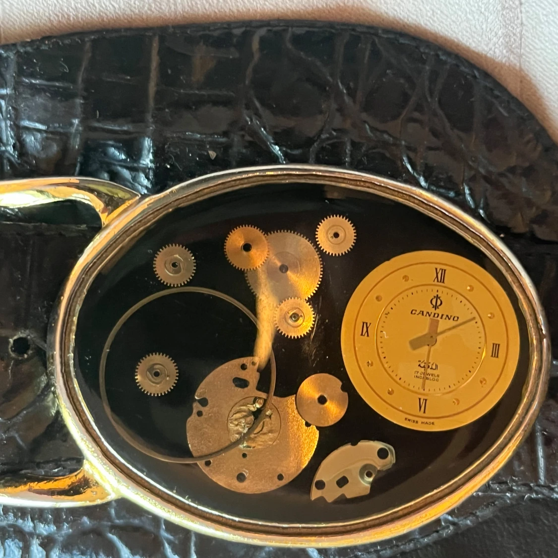 Svart bälte med urtavla från Candino