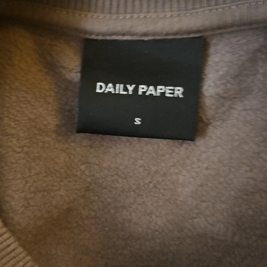 Grå sweatshirt från Daily Paper - 91