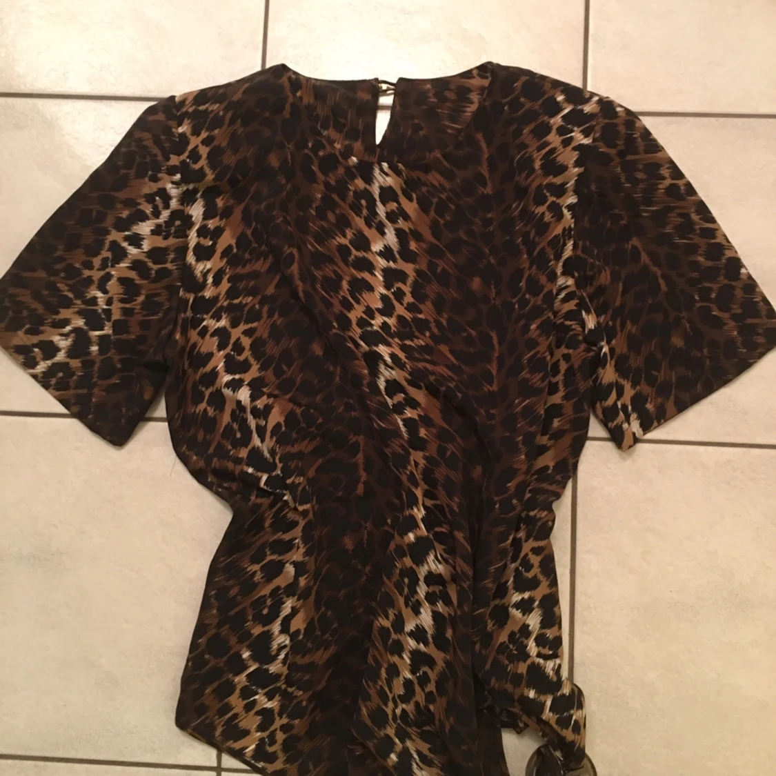 Leopardmönstrad topp