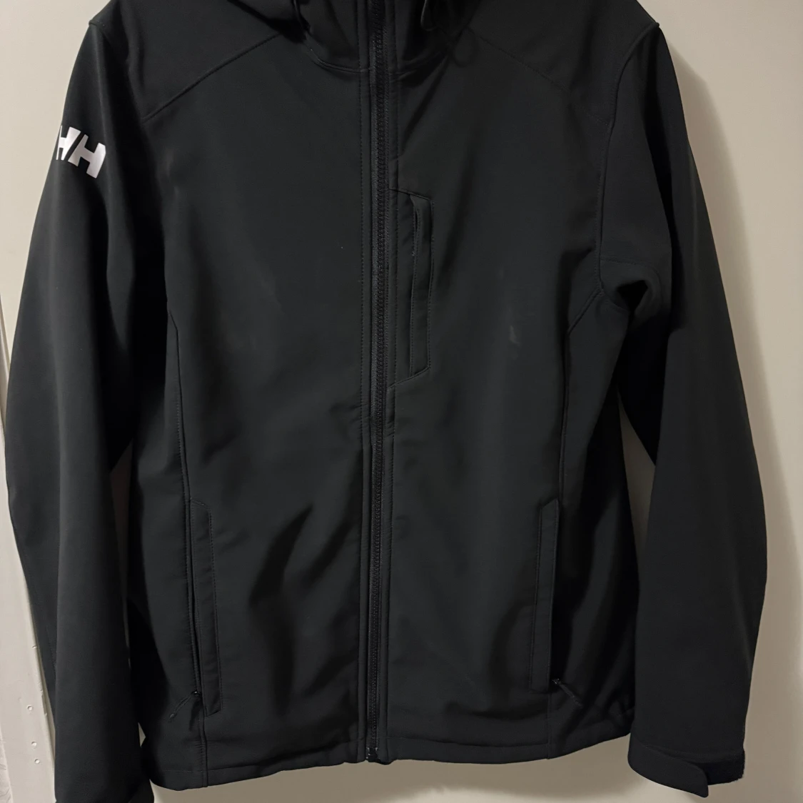 Svart jacka från Helly Hansen