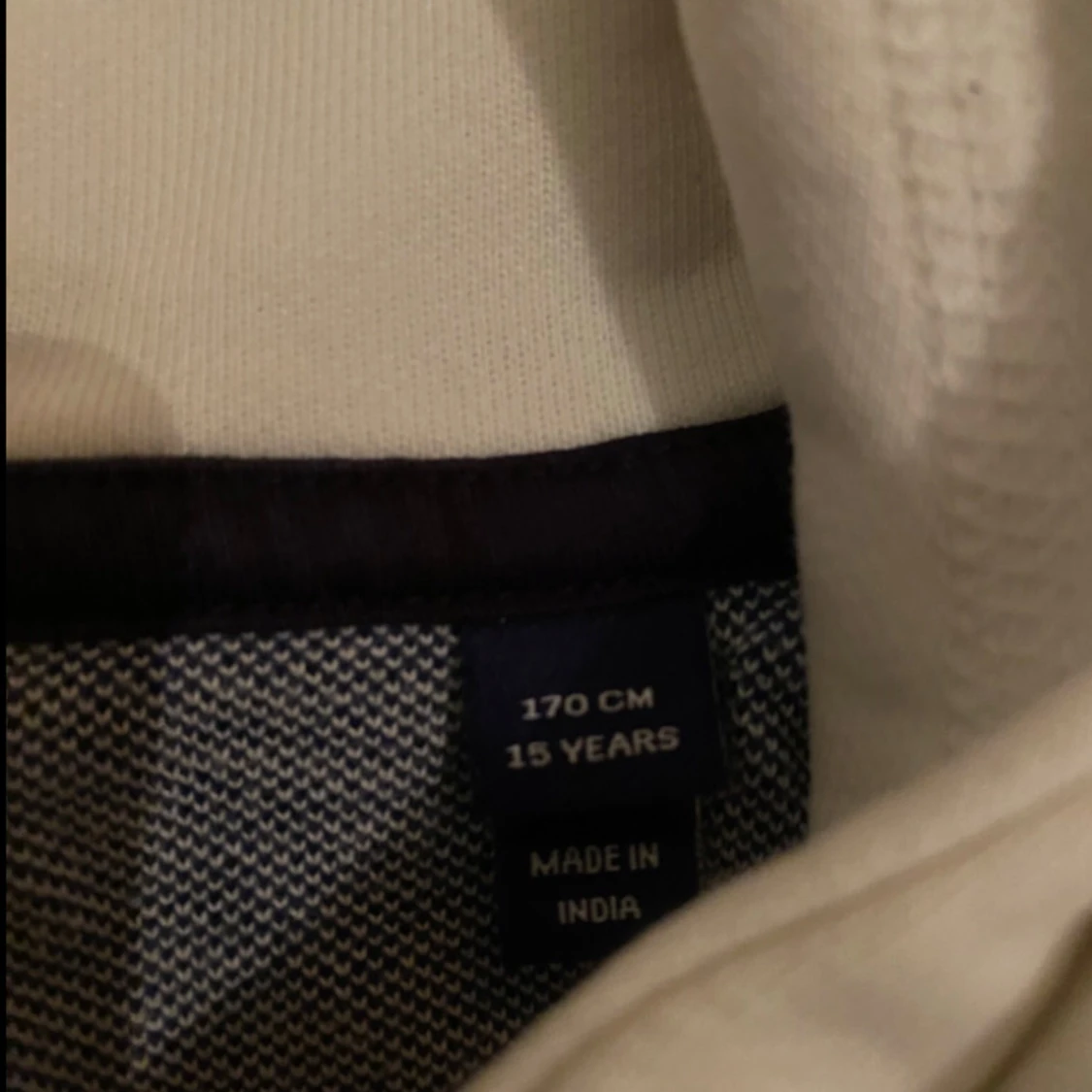 Vit hoodie från Gant - 4