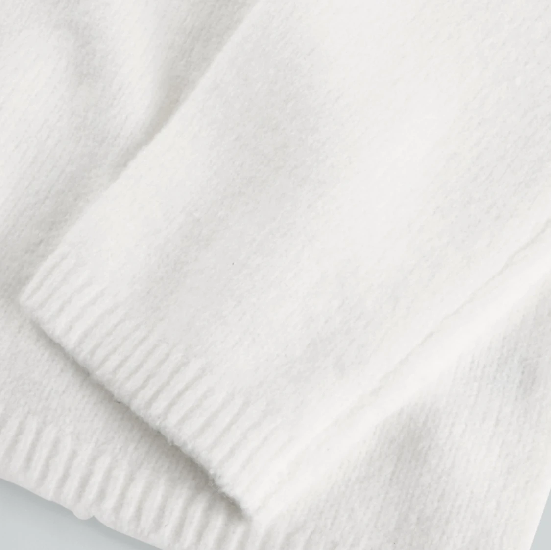 Vit stickad tröja  - 3