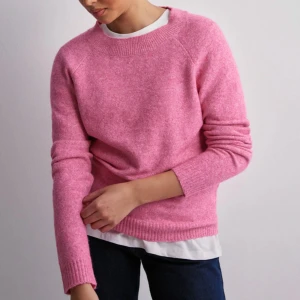 Rosa stickad tröja - Säljer en fin rosa stickad tröja från Vero Moda💗