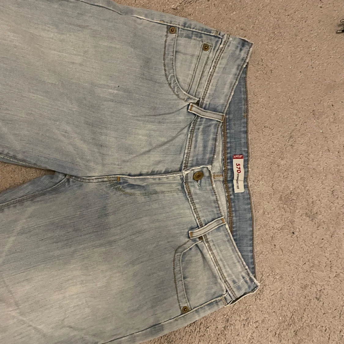 Ljusblå jeans från Levi's lågmidjade med bootcut  - 4