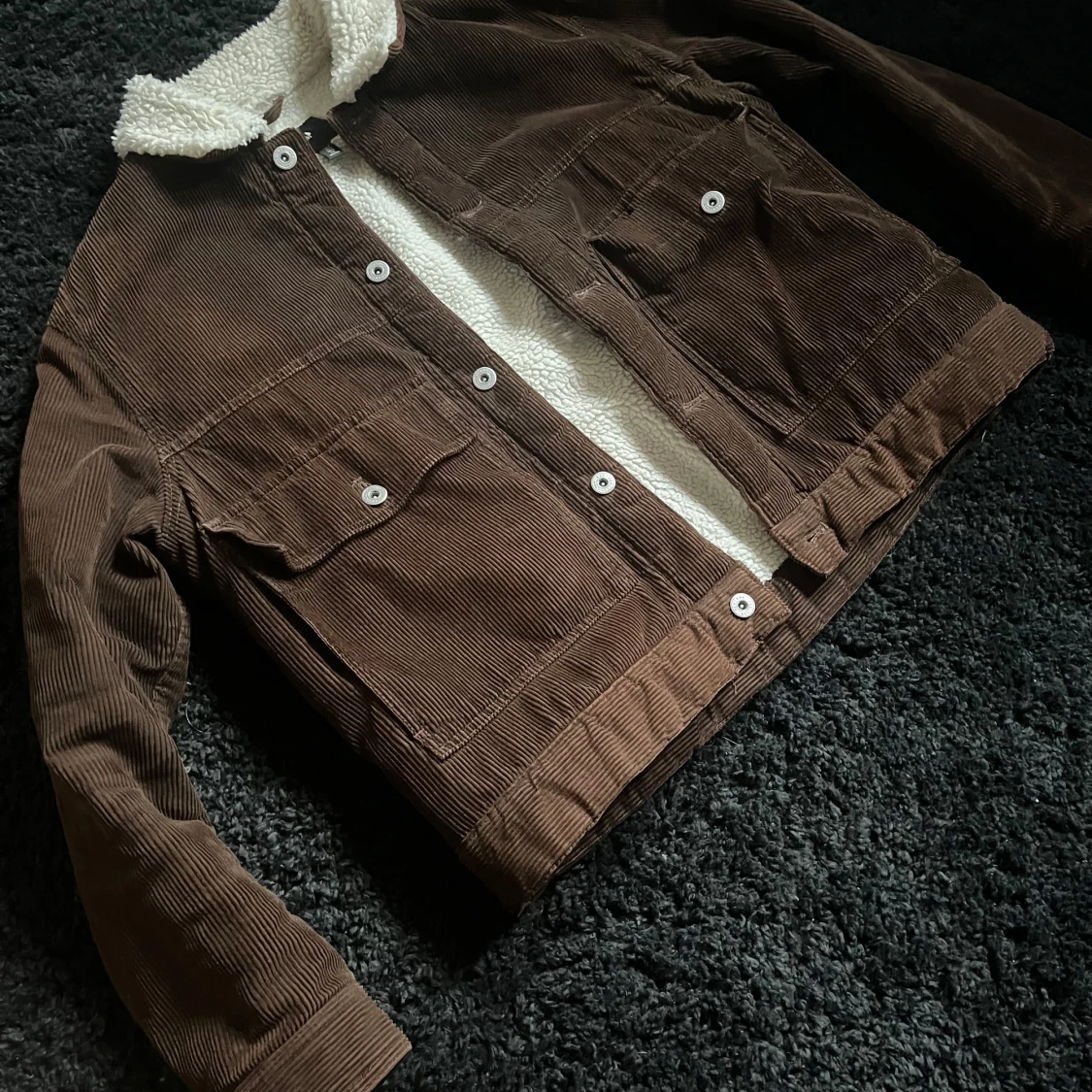 Brun manchesterjacka med teddyfoder - 1