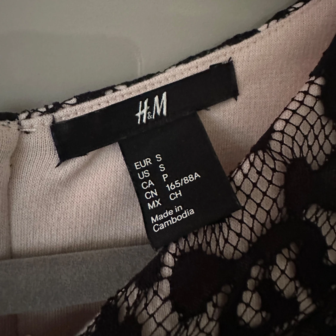 Kort klänning med spets  - 2