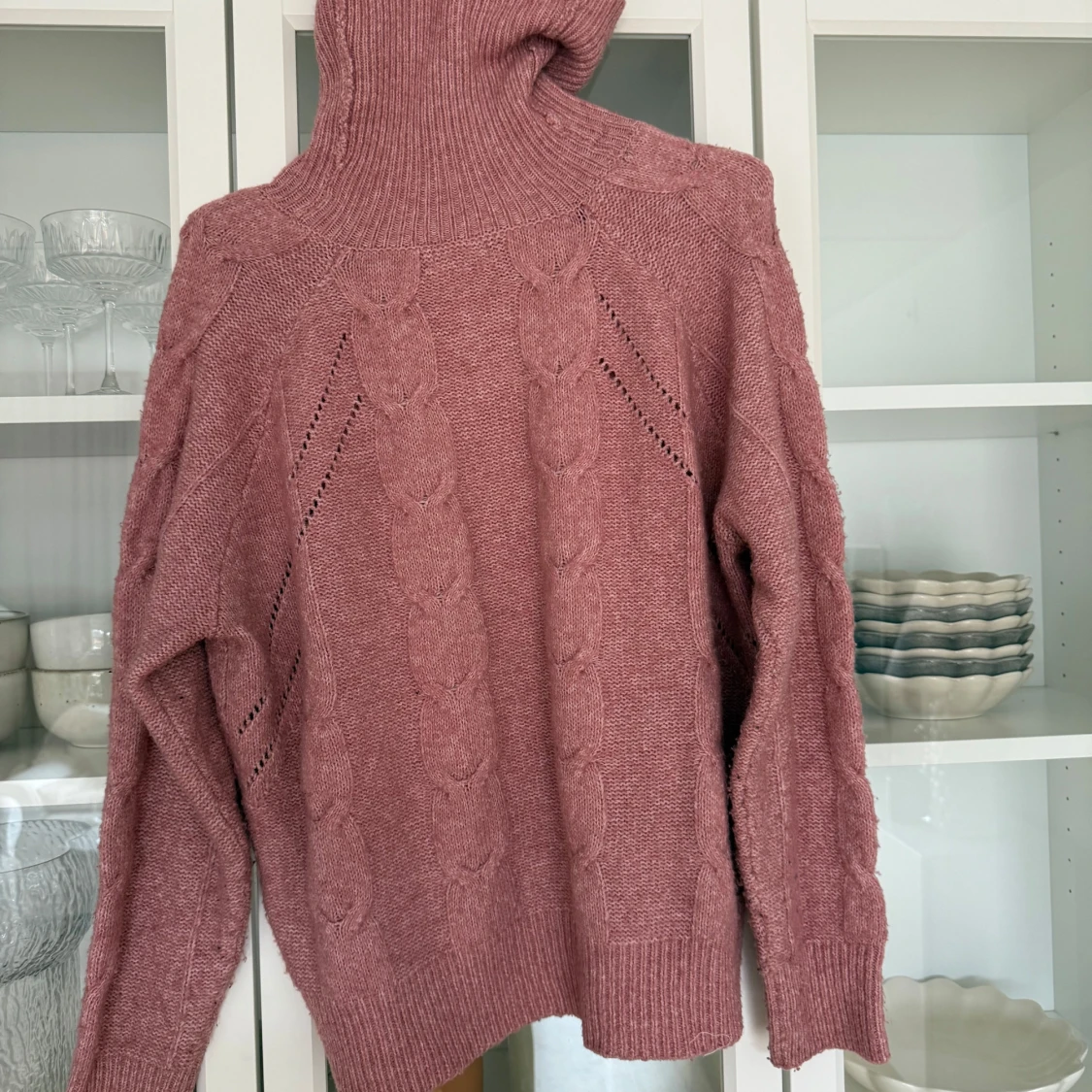 Rosa stickad polotröja - 1