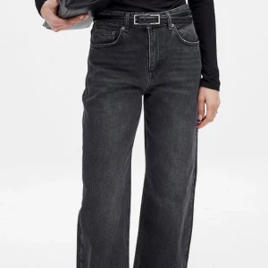 Nakd raka jeans - Endast använd 2 gånger så jättebra skick😊 ordinare pris är 599kr!