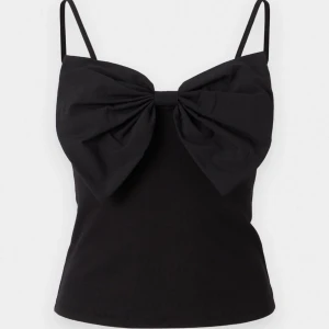 rosett topp - söt rosett topp från only i nyskick