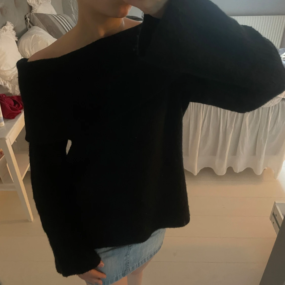 Svart offshoulder tröja
