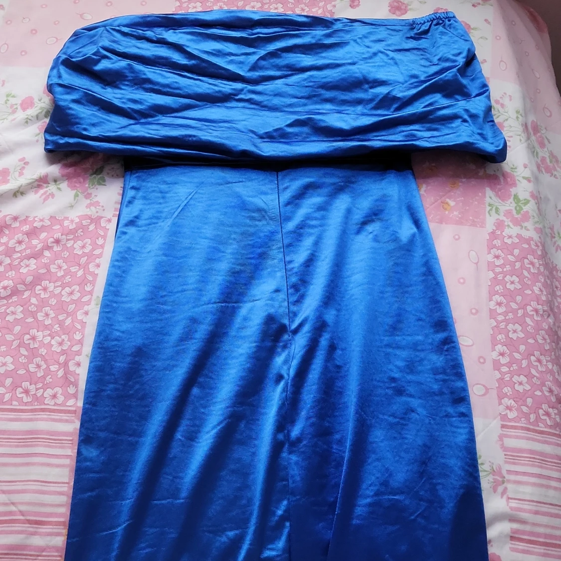 Blå axelbandslös klänning - 3