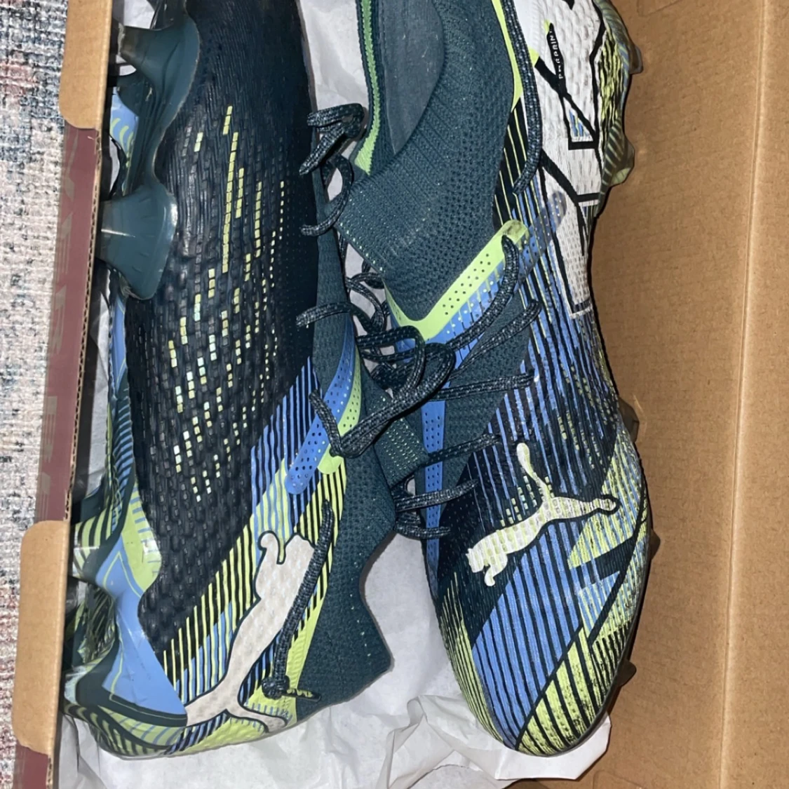 Flerfärgade fotbollsskor från Puma - 2