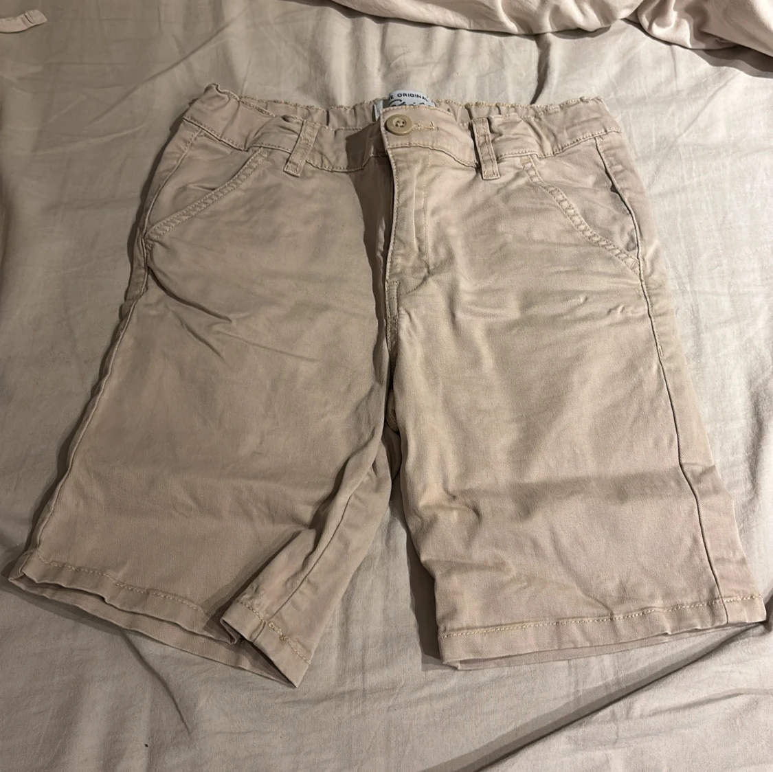 Beige shorts från Shill