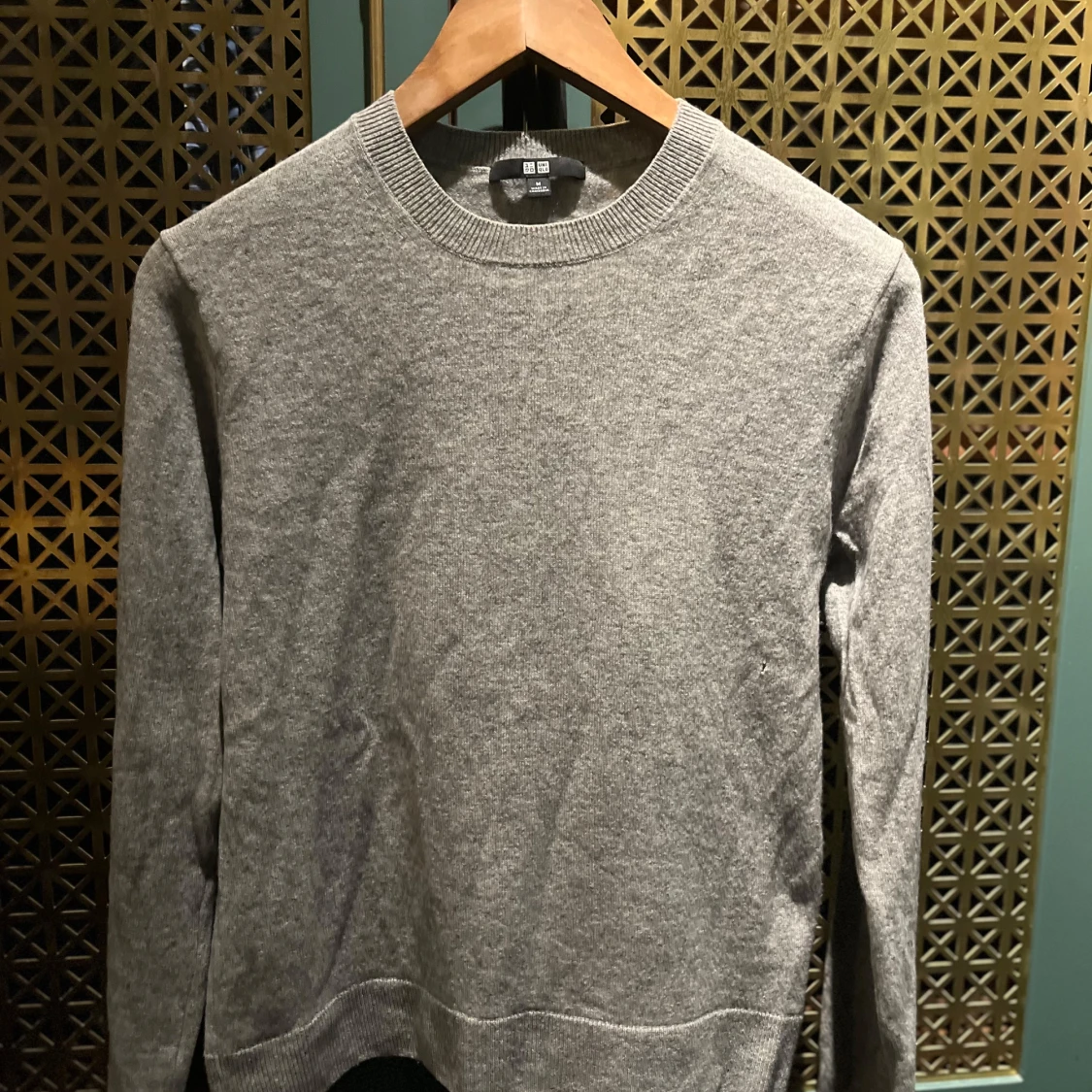 Grå kashmir tröja