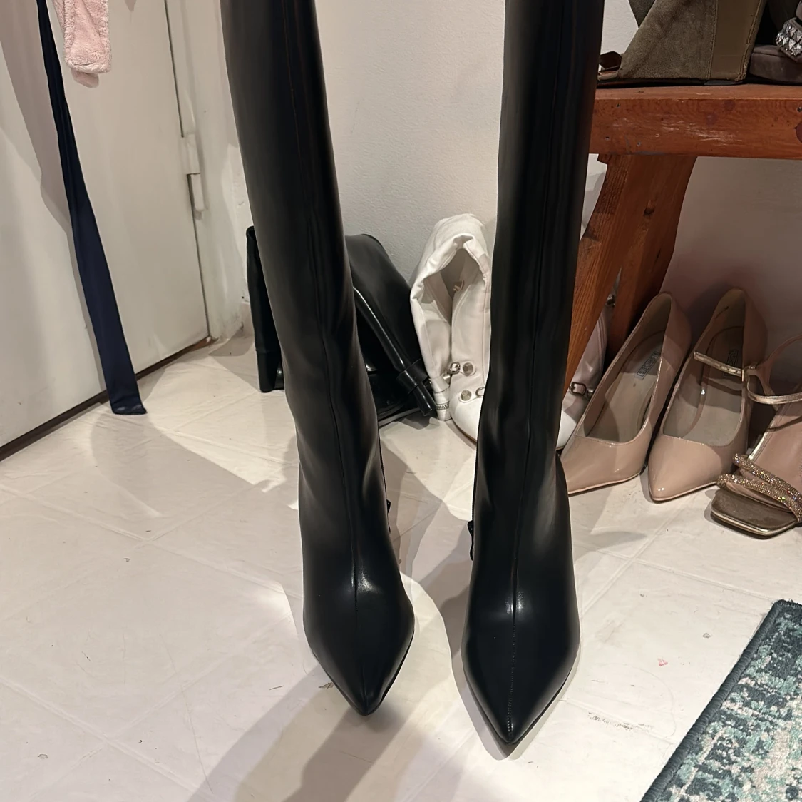 Svarta boots med spetsig tå - 90