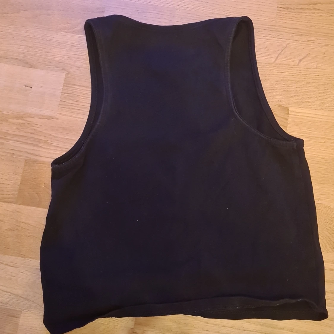 Svart linnetopp från FB Sister - 90