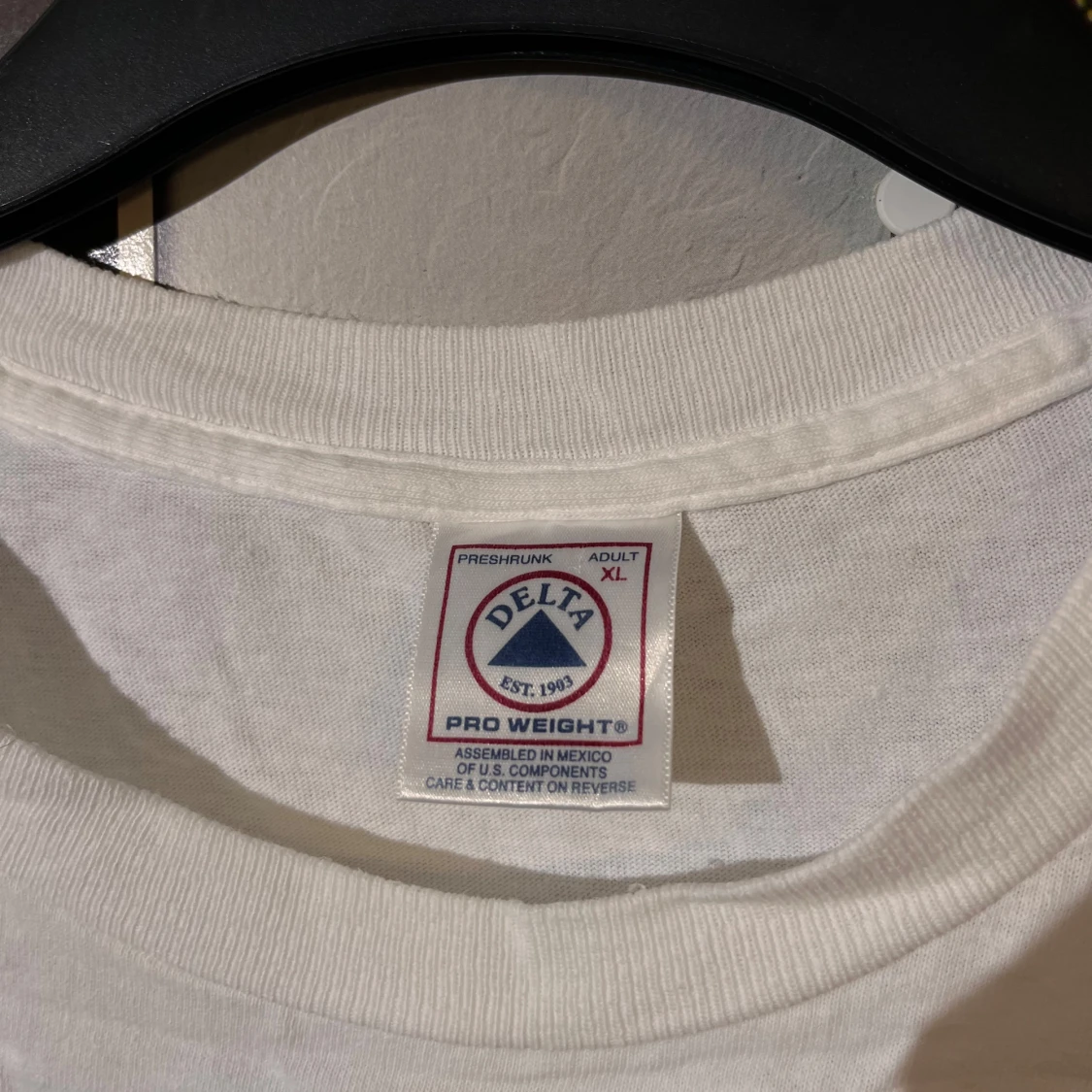 Vintage t-shirt med tryck från Delta - 91