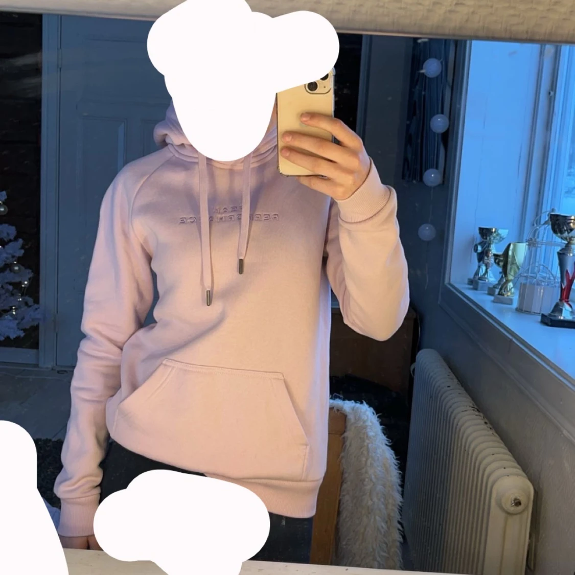 Rosa hoodie från Peak Performance - 92