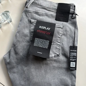 Grå Replay Hyperflex Jeans anbass  - Nya oanvända replay brallor storlek 38 passar de som har 32 normalt 