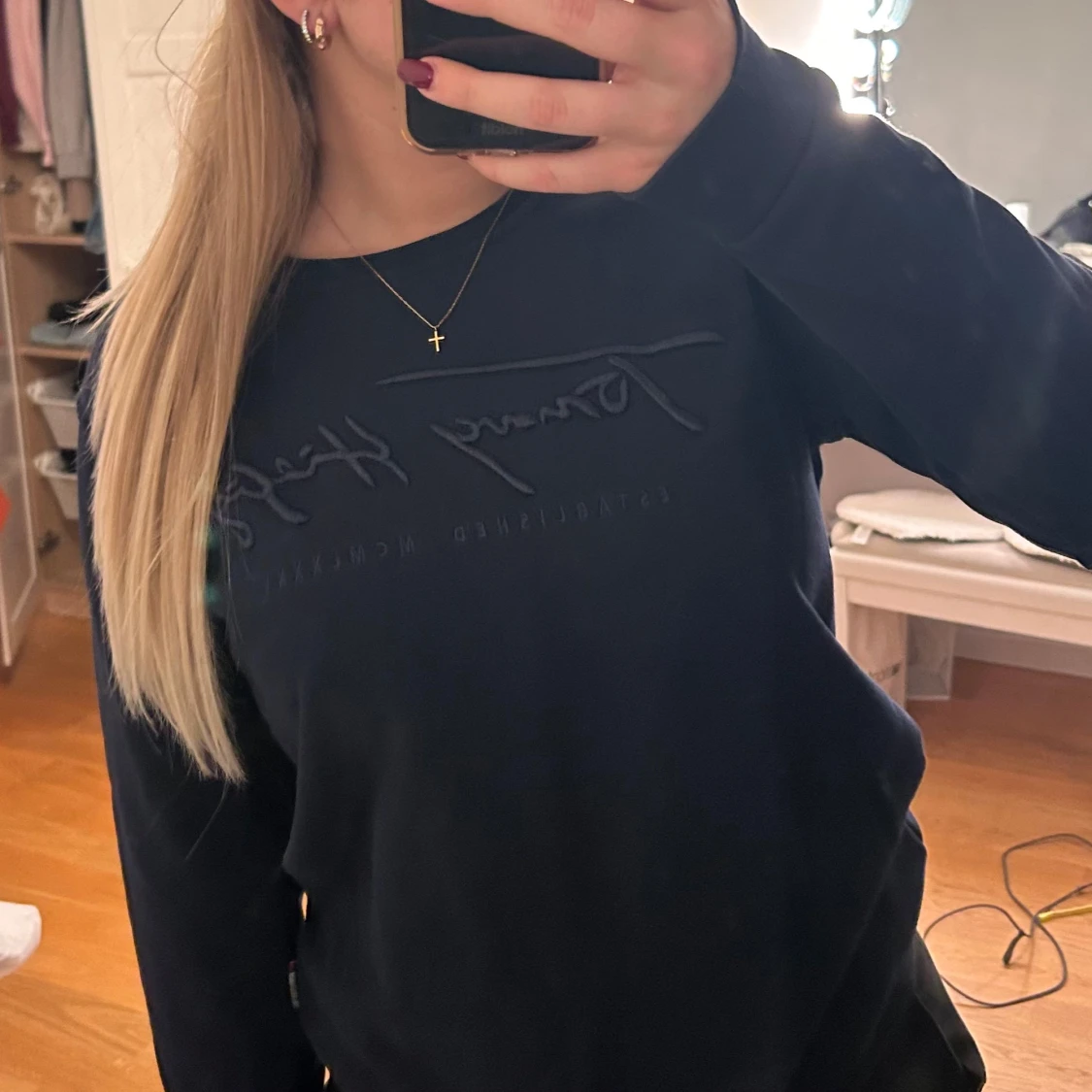 Marinblå tröja från Tommy Hilfiger