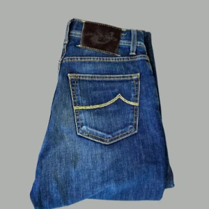 Jacob Cohen Jeans - - Skick: 8.5/10  - Nypris: 7000 SEK  - Storlek: 31  - Modell: J610