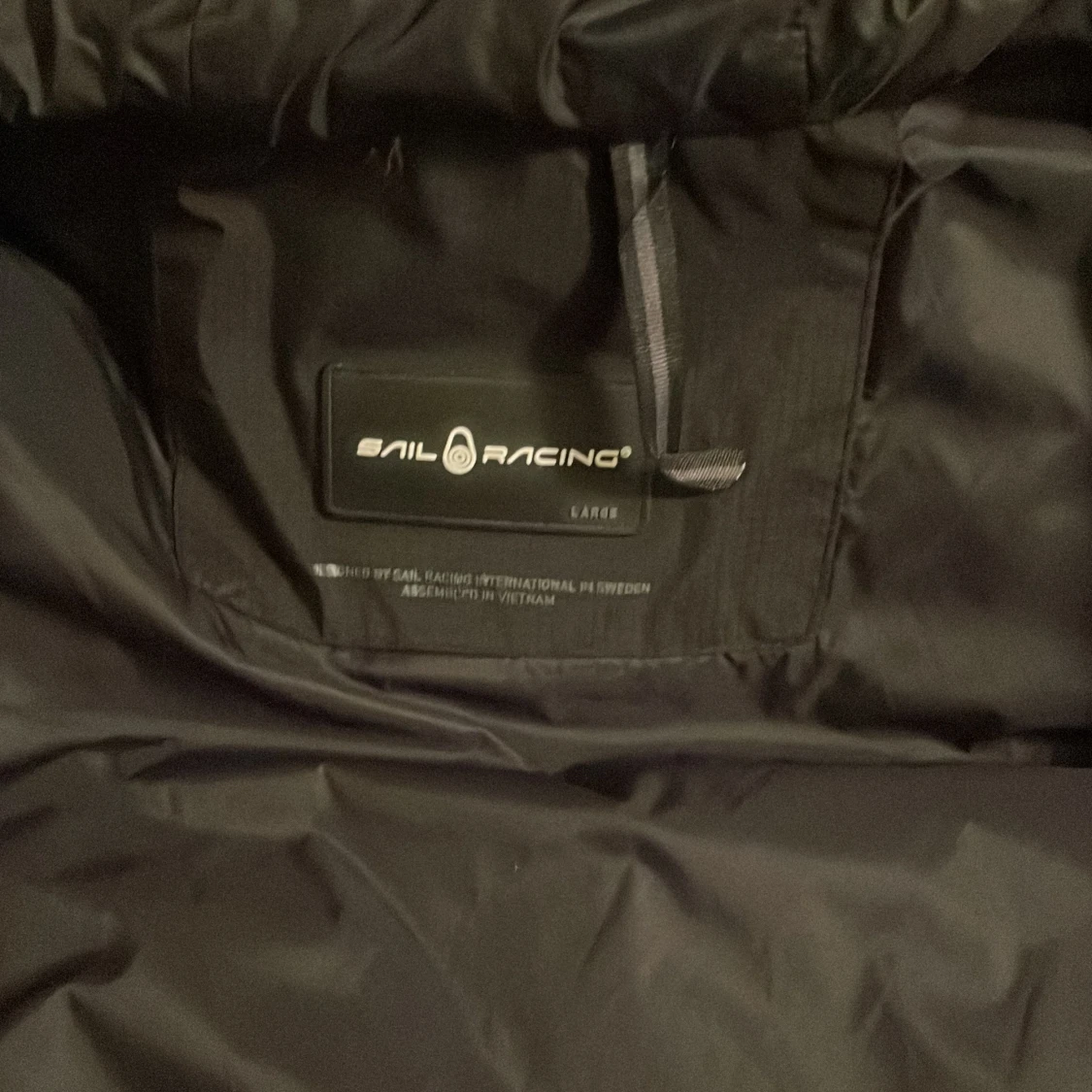 Svart dunjacka från Sail Racing - 91