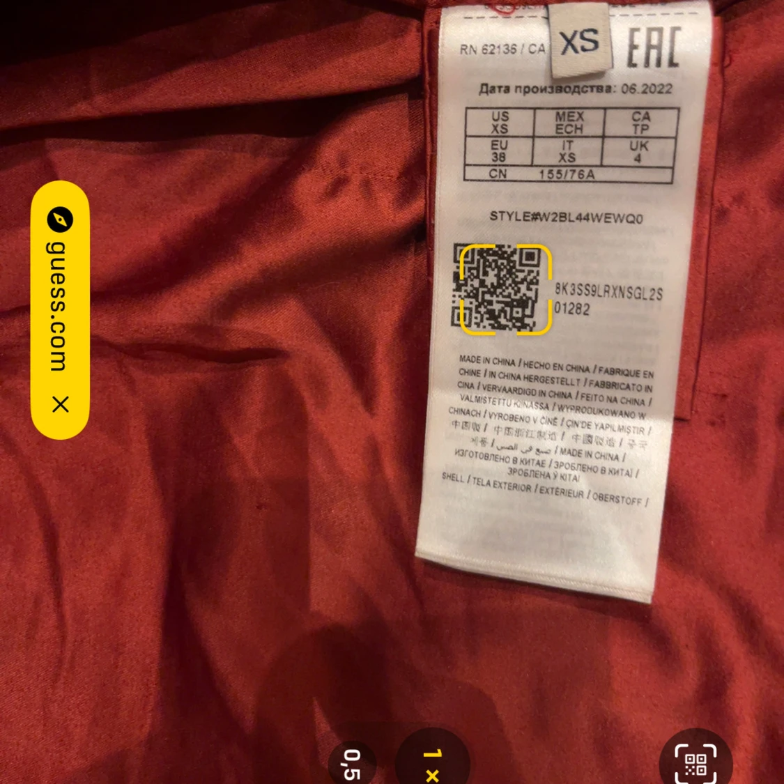 Röd pufferjacka från Guess - 91