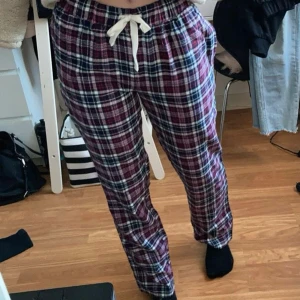 Pyjamasbyxor rutiga - Aldrig använda!