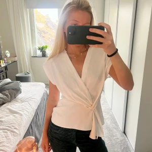 Vit blus - Snygg vit blus som tyvärr inte kommer till användning längre