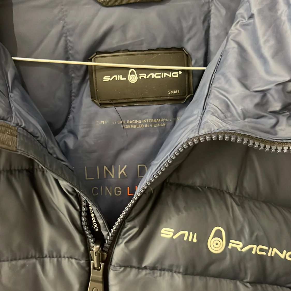 Mörkblå pufferjacka från Sail Racing - 93