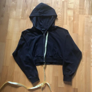 fin croppad tröja  - Väldigt fin aldrig använd tröja. 