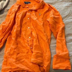 Ralph lauren linne skjorta , small. - Säljer den då jag inte använder den längre .